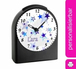 CreaDesign Kinder Funkwecker Personalisiert Mit Namen Sterne Atom-/Funkuhr, 12-Stunden-Anzeigeformat, Schlummerfunktion, Nachtlicht, Geräuschlos/Ohne Ticken