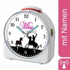 CreaDesign Kinder Funkwecker Weiß Personalisiert Mit Namen Cowboy Pferd Schwarz Pink 12-Stunden-Anzeigeformat, Geräuschlos/Ohne Ticken, Nachtlicht
