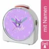 CreaDesign Kinder Funkwecker Weiß Personalisiert Mit Namen Krone Lila 12-Stunden-Anzeigeformat, Geräuschlos/Ohne Ticken, Nachtlicht