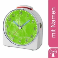 CreaDesign Kinder Funkwecker Weiß Personalisiert Mit Namen Traum Grün 12-Stunden-Anzeigeformat, Geräuschlos/Ohne Ticken, Nachtlicht